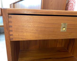 Dyrlund MCM folding Captain’s Bar -Reno Wahl Iverson- up close detail