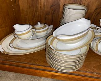 Mikado China -Royalty