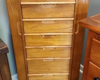 Jewelry armoire