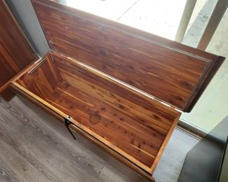 Lane cedar chest