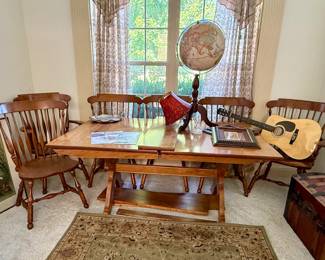 Watertown Table with multiple leaves