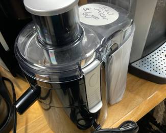 Brand new never used compact juicer