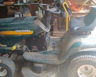 Craftsman riding mower. Runs