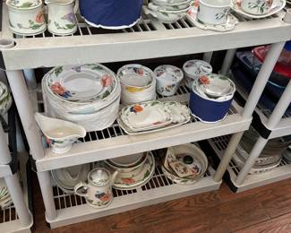 Villeroy and Bosch, Amapola dinnerware complete with pans and all serving pieces