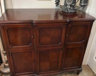 Radio cabinet