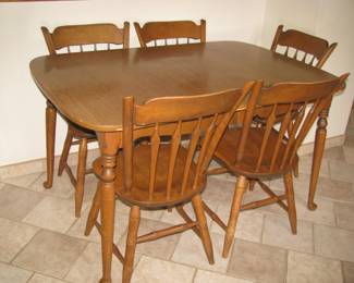 Table/5 chairs