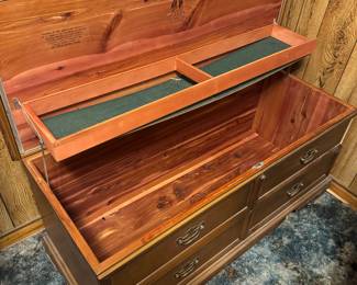 Lane cedar chest