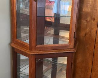 Lighted curio
