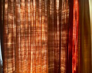 Curtain and curtain rod