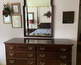 Ethan Allen dresser with mirror