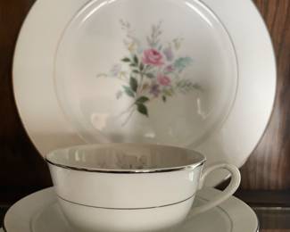 China (mid 1900s) — service for 8