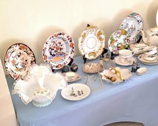 I9th century English soup plates in the Imari style