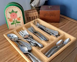 Kitchen dinnerware set