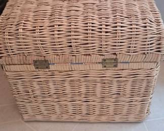 Picnic basket and contents