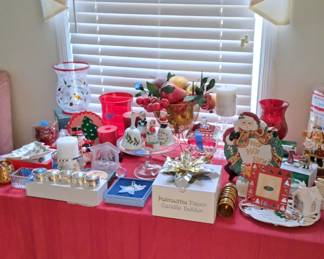 Lots of fun Christmas items, many vintage