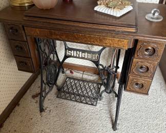 Singer Sewing Machine