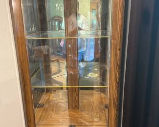 Corner curio
