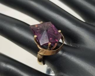14k gold and purple gemstone ring
