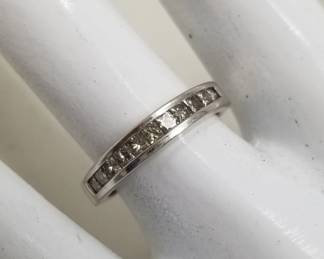 14k white gold and diamond ring