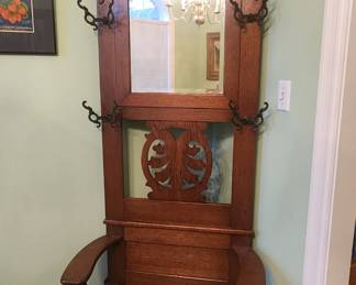 Victorian oak hallway with pan