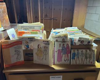 Tons of Vintage Sewing Patterns 