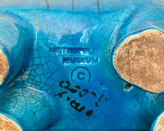 MARKINGS ON UNDERSIDE OF HIPPO