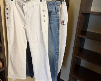 This is a collection of high end designer jeans, cropped 7/8 styles. Sizes 32 and 31 or 10. Also included is a pair of Lululemon Scuba sweatpants. 