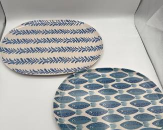 Melamine Serving Platters Lot featuring a charming fish pattern and a lovely leaf design. Perfect for entertaining or as decorative items. See pictures for more details.
