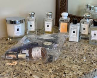 Jo Malone London fragrance and candle lot including various scents from the brand. See pictures for more details.
