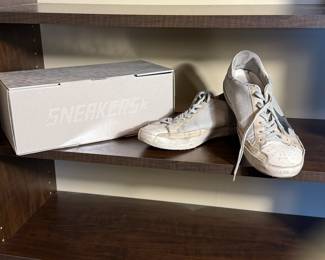 Golden Goose Superstar Men's sneakers, a high fashion wardrobe basic in new condition. 