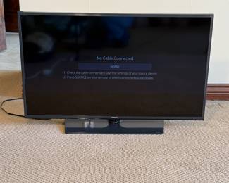 Samsung 32-Inch LED TV - Model UN32J4000AF, Year 2015. In good condition. No cable connected, see pictures for more details.