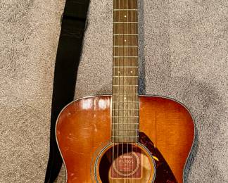 Yamaha FS700S Guitar with Case