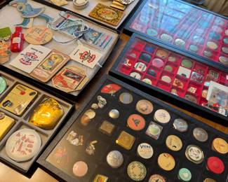 Large Curated Collection of Vintage Makeup Compacts, Powder Tins & Vanity Items – 1920s to 1960s