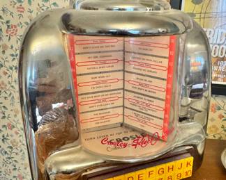 Crosley Select-O-Matic Jukebox – Retro Chrome Tabletop Music Selector