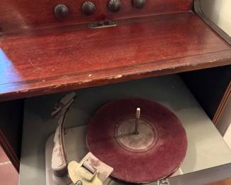 Vintage Montgomery Ward Console Radio with Built-In Record Player