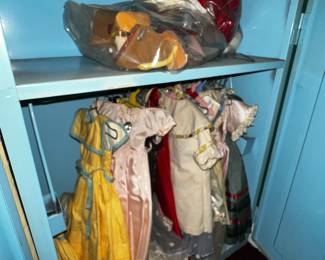 dolls vintage clothing with warderob
