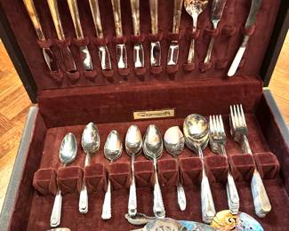 Community Silverplate Flatware Set with Case – Elegant Ornate Design