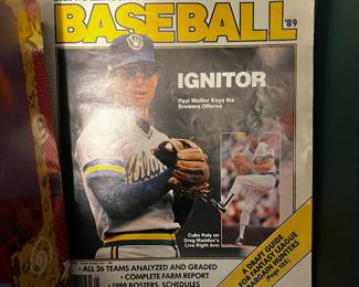 Vintage newspapers Chicago Tribune, Sun Times, New York Post, and magazines Sports Illustration etc Face OFF, Diamond view, Calendars, Baseball'88/89,