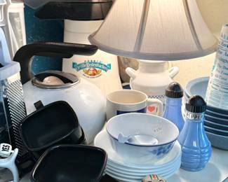 Kitchenware & Small Appliance Lot – Orville Redenbacher Popcorn Maker, Blue Ceramic Salt & Pepper Shakers, Black Melamine Cups & Square Saucers