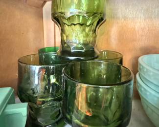 Set of 4 Vintage Avocado Green Glass Tumblers – Mid-Century Retro Barware