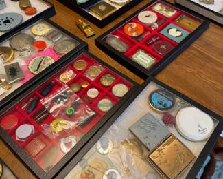 Extensive Vintage Compact, Powder Tin & Vanity Item Collection – 1920s–1960s Makeup and Lipsticks