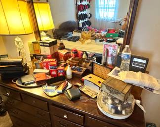 Solid Wood 9-Drawer Dresser with Matching Mirror