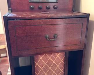 Mid-Century Montgomery Ward Console Radio-Phonograph in Wood Cabinet