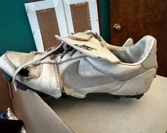 Nike vintage baseball shoes
