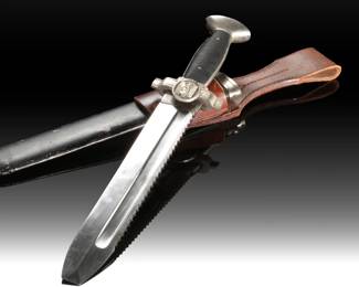 German WWII Third Reich Red Cross (DRK) Enlisted Hewer Dagger, M1938, with Scabbard & Frog