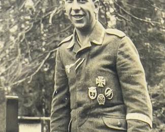 WWII GERMAN LUFTWAFFE FALLSCHIRMJÄGER Document & Photo Group KRETA & Ground Assault Badges Signed by Gen. KURT STUDENT