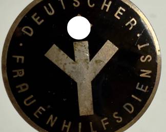 WWII German Third Reich Deutscher Frauenhilfsdienst Membership Pin Badge by A. Stübbe