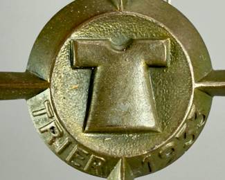 1933 German Trier "Holy Robe" Pilgrimage Badge - Heiliger Rock Tinnie
