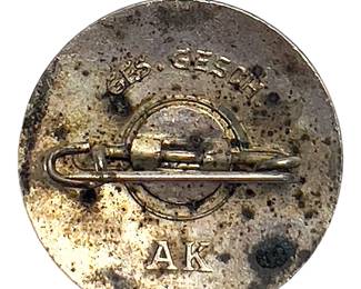 WWII German RDK (Reichsbund der Kinderreichen) Enameled Membership Badg