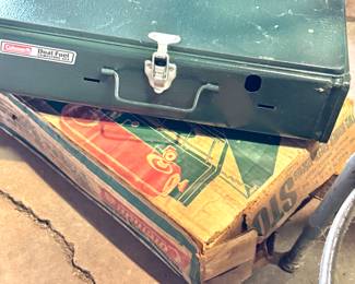 Vintage Coleman 2-Burner Camp Stove in Original Box – Model 425